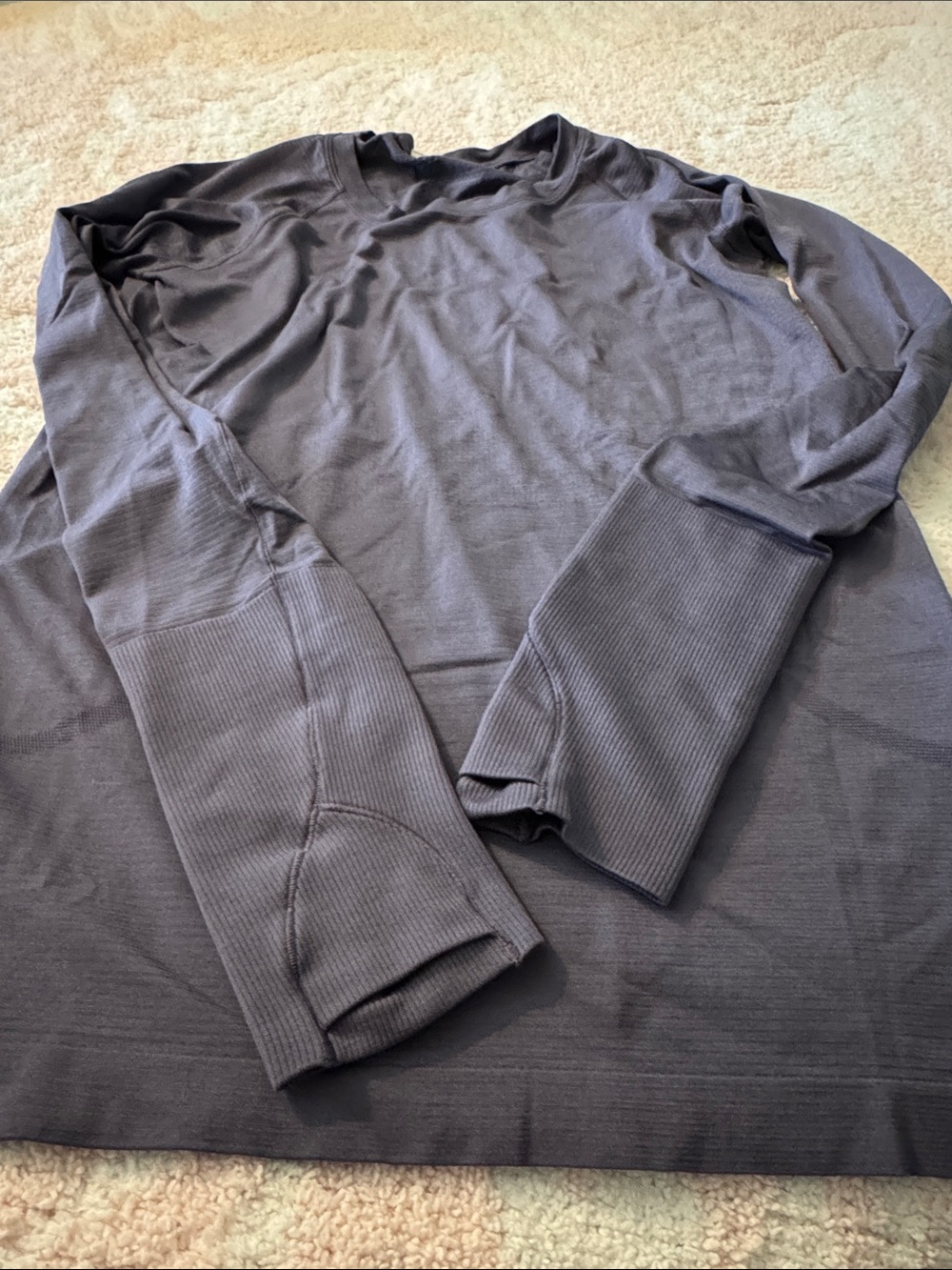 Lulu lemon 🍋 swiftly Long Sleeve Crew Top - thumb holes in lavendar
